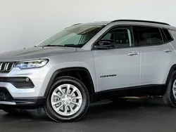 Silber / glaciersilver / metallic Gebraucht 2022 Jeep Compass Limited SUV | 29.950 € (Etwas zu teuer)