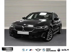 Saphirschwarz metallic Gebraucht 2022 BMW 540 Efficient Dynamics Limousine | 49.490 € (Fairer Preis)