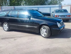 Schwarz Gebraucht 2001 Mercedes E430 Avantgarde Limousine | 4.000 €