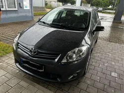 Silber Gebraucht 2009 Toyota Auris Life Limousine | 5.200 € (Fairer Preis)