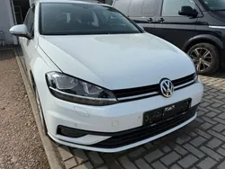 Weiß Gebraucht 2019 VW Golf VII Trendline Limousine | 16.490 € (Fairer Preis)