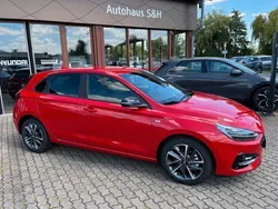 Rot Neu 2024 Hyundai i30 Advantage Limousine | 23.990 € (Guter Preis)