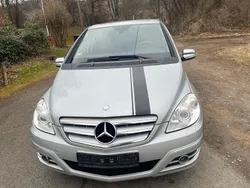 Silber Gebraucht 2010 Mercedes B200 Van / Kleinbus | 3.000 € (Guter Preis)