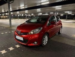 Rot Gebraucht 2014 Toyota Yaris Edition Kleinwagen | 6.990 € (Guter Preis)
