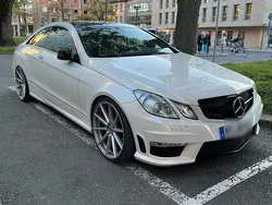 Weiß Gebraucht 2010 Mercedes E63 AMG Coupé | 24.500 €
