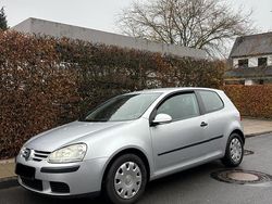 Grau Gebraucht 2005 VW Golf V Limousine | 2.000 € (Superpreis)
