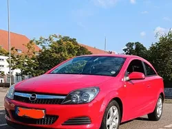 Rot Gebraucht 2007 Opel Astra GTC Limousine | 3.900 € (Teuer)