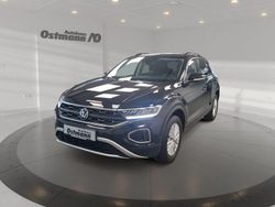 Schwarz (deep black perleffekt) Gebraucht 2024 VW T-Roc Life SUV | 22.770 € (Fairer Preis)