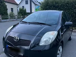 Schwarz Gebraucht 2007 Toyota Yaris Kleinwagen | 2.800 € (Fairer Preis)