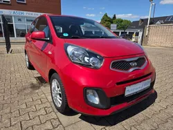 Rot Gebraucht 2014 Kia Picanto FIFA World Cup Edition Kleinwagen | 5.990 € (Fairer Preis)