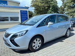 Silber Gebraucht 2016 Opel Zafira Tourer Selection Van / Kleinbus | 7.900 € (Etwas zu teuer)