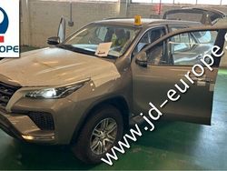 Gold Gebraucht 2024 Toyota Fortuner SUV | 40.500 €