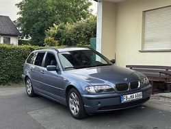 Blau Gebraucht 2004 BMW 320 Kombi | 800 € (Superpreis)
