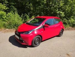 Rot Gebraucht 2014 Toyota Aygo Kleinwagen | 5.700 € (Fairer Preis)
