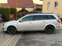 Grau Gebraucht 2010 Opel Astra Kombi | 2.700 € (Guter Preis)