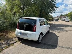 Weiß Gebraucht 2016 VW up! Kleinwagen | 3.300 € (Teuer)