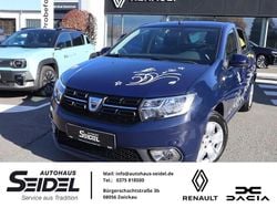 Blau Gebraucht 2017 Dacia Sandero Lauréate Limousine | 7.987 € (Etwas zu teuer)