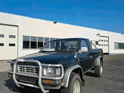 Grün Gebraucht 1988 Nissan King SUV | 3.500 €