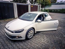 Weiß Gebraucht 2010 VW Scirocco Coupé | 4.950 € (Guter Preis)