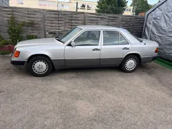Silber Gebraucht 1990 Mercedes 260 Limousine | 6.000 €
