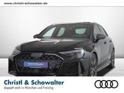 Mythosschwarz metallic Gebraucht 2024 Audi RS3 Sportback Comfort Kleinwagen | 69.947 € (Teuer)