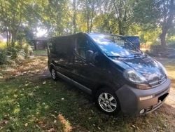 Schwarz Gebraucht 2005 Opel Vivaro Van / Kleinbus | 3.800 € (Fairer Preis)