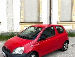 Rot Gebraucht 2002 Toyota Yaris Eco Limousine | 1.200 € (Fairer Preis)