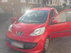 Rot Gebraucht 2006 Peugeot 107 Kleinwagen | 2.500 € (Teuer)