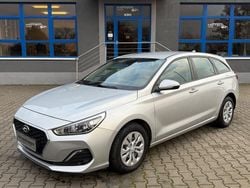 Silber Gebraucht 2018 Hyundai i30 Pure Kombi | 11.100 € (Fairer Preis)