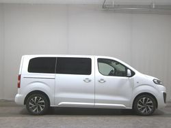 Weiss Gebraucht 2021 Citroën Spacetourer Shine Van / Kleinbus | 25.980 € (Superpreis)