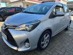 Silber Gebraucht 2016 Toyota Yaris Hybrid Edition-S Kleinwagen | 14.300 € (Fairer Preis)
