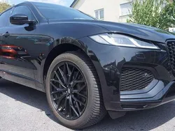 Santorini black Gebraucht 2023 Jaguar F-Pace R SUV | 56.980 €