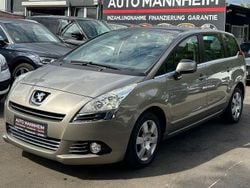 Gelb Gebraucht 2010 Peugeot 5008 Platinum Van / Kleinbus | 4.799 € (Guter Preis)