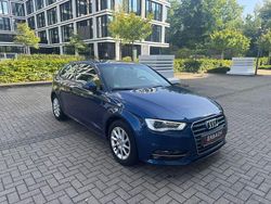 Blau Gebraucht 2015 Audi A3 Attraction Limousine | 10.500 € (Guter Preis)