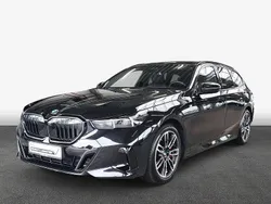 Schwarz Gebraucht 2024 BMW 540 Comfort Edition Kombi | 69.970 €
