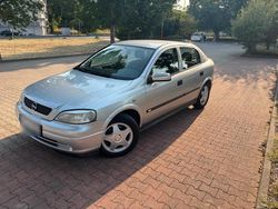 Silber Gebraucht 1998 Opel Astra Limousine | 2.399 €