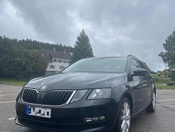 Schwarz Gebraucht 2019 Skoda Octavia Kombi | 9.999 € (Superpreis)