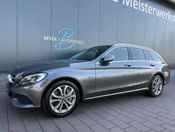 Grau Gebraucht 2018 Mercedes C350e Avantgarde Kombi | 24.490 €