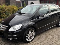 Schwarz Gebraucht 2010 Mercedes B200 Van / Kleinbus | 8.799 € (Etwas zu teuer)