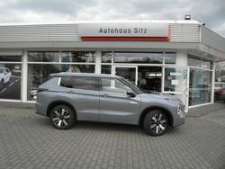 Schwarz Neu 2025 Mitsubishi Outlander P-HEV Intro Edition SUV | 48.890 € (Superpreis)