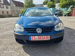 Blau Gebraucht 2004 VW Golf V Kleinwagen | 2.300 € (Fairer Preis)