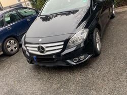 Schwarz Gebraucht 2012 Mercedes B200 Van / Kleinbus | 4.500 € (Superpreis)