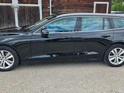 Schwarz Gebraucht 2020 Volvo V60 Momentum Kombi | 20.400 € (Superpreis)