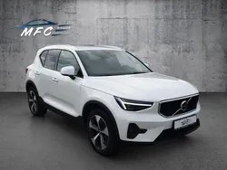 Weiß Gebraucht 2024 Volvo XC40 Core SUV | 36.980 € (Fairer Preis)