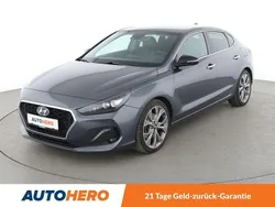 Grau Gebraucht 2018 Hyundai i30 Premium Limousine | 14.850 € (Fairer Preis)