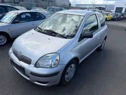 Silber Gebraucht 2004 Toyota Yaris Limousine | 900 € (Fairer Preis)