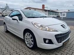 Weiß Gebraucht 2011 Peugeot 207 CC Platinum Cabrio | 6.100 € (Fairer Preis)