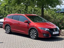 Rot Gebraucht 2015 Honda Civic Lifestyle Kombi | 14.895 € (Etwas zu teuer)