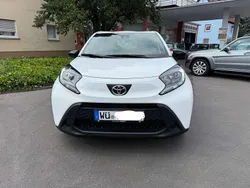 Weiß Gebraucht 2024 Toyota Aygo Kleinwagen | 14.700 € (Guter Preis)