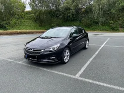 Schwarz Gebraucht 2016 Opel Astra Limousine | 10.000 € (Superpreis)